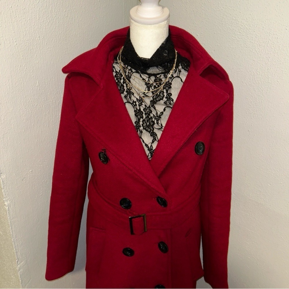 Elegant Women's Double-Breasted Trench Coat in Deep Red - Picture 3 of 8